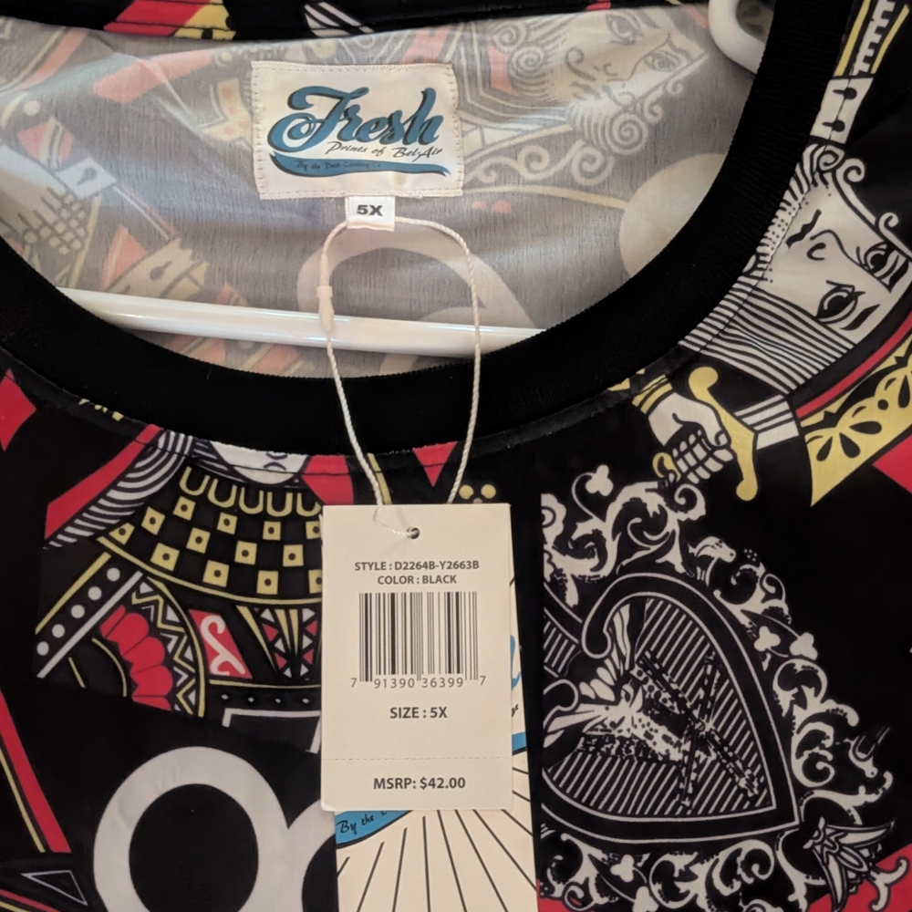 Fresh Black Ornate Graphic Short Sleeve Tee
